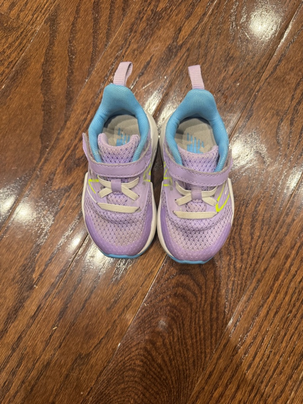 New Balance Kids Lightweight Lavender Athletic Sneakers with Blue Lining - Picture 6 of 11